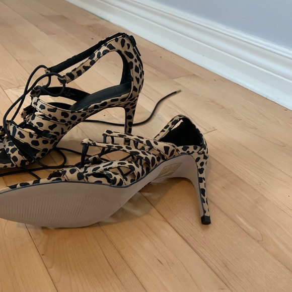 ASOS never been worn heels. - Picture 3 of 3